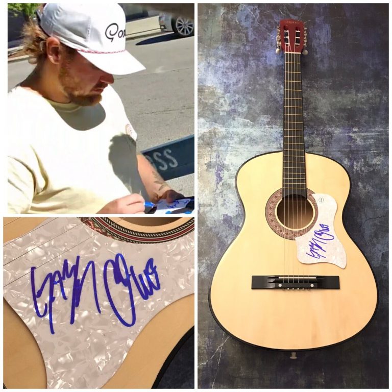 GFA CHARLES MUNCASTER & GARY * MUSCADINE BLOODLINE * SIGNED ACOUSTIC GUITAR COA COLLECTIBLE MEMORABILIA