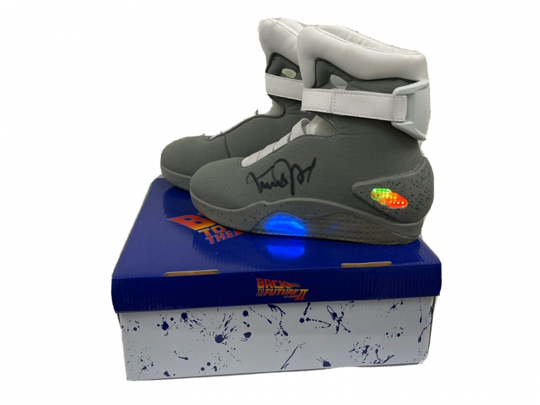 MICHAEL J FOX SIGNED BACK TO THE FUTURE SNEAKERS AUTHENTIC AUTOGRAPH BECKETT 16 COLLECTIBLE MEMORABILIA