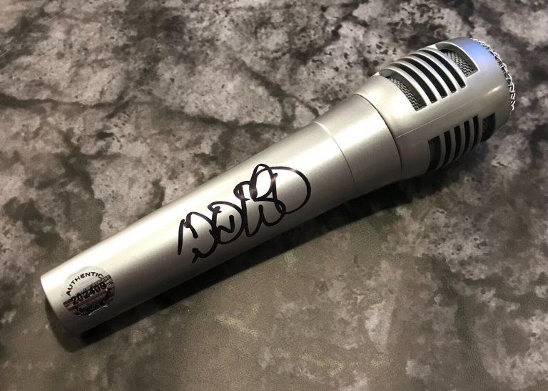 GFA PURSUIT OF HAPPINESS * STEVE AOKI * SIGNED MICROPHONE PROOF S3 COA
 COLLECTIBLE MEMORABILIA