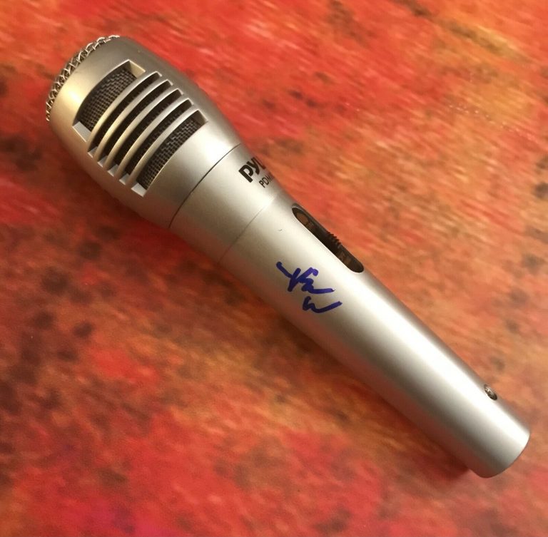 GFA MOVE LIKE THIS * RIC WILSON * SIGNED MICROPHONE PROOF R2 COA
 COLLECTIBLE MEMORABILIA