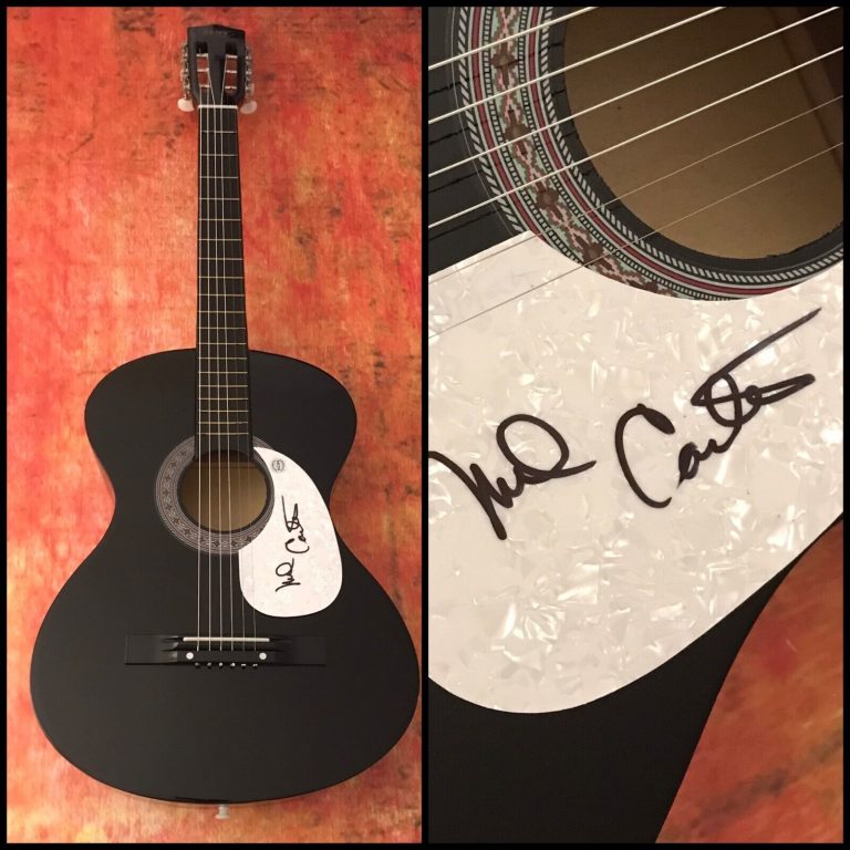 GFA HOLD ME, THRILL ME, KISS ME * MEL CARTER * SIGNED ACOUSTIC GUITAR M3 COA
 COLLECTIBLE MEMORABILIA