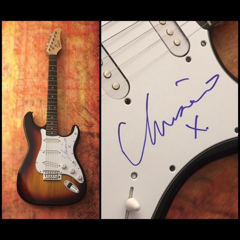 GFA THE PRETENDERS * CHRISSIE HYNDE * SIGNED NEW ELECTRIC GUITAR PROOF AD1 COA
 COLLECTIBLE MEMORABILIA