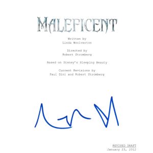 ANGELINA JOLIE SIGNED MALEFICENT SCRIPT BECKETT BAS AUTOGRAPH AUTO COA COLLECTIBLE MEMORABILIA