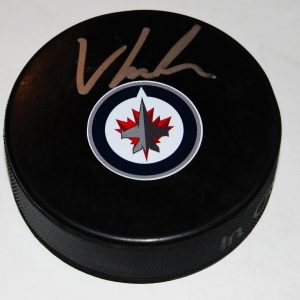 VILLE HEINOLA signed (WINNIPEG JETS) Rookie autographed hockey puck W/COA Collectible Memorabilia