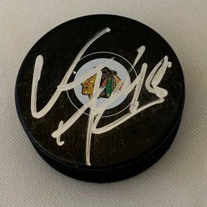 Vinnie Hinostroza signed Chicago Blackhawks Puck autographed Hawks Collectible Memorabilia