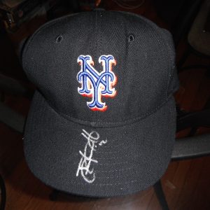 NEW YORK METS JUAN LAGARES SIGNED NEW ERA HAT Collectible Memorabilia