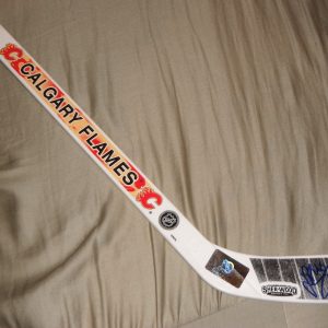CALGARY FLAMES SVEN BAERTSCHI SIGNED SOUVENIR STICK Collectible Memorabilia