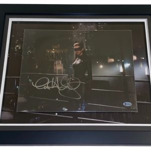 ANNE HATHAWAY THE DARK KNIGHT RISES CATWOMAN SIGNED 11X14 FRAMED PHOTO BECKETT Collectible Memorabilia