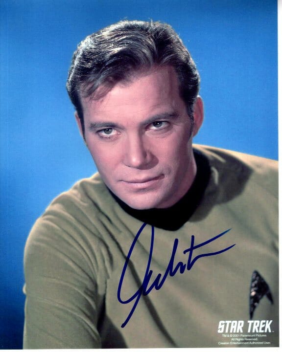 WILLIAM SHATNER Signed STAR TREK CAPTAIN JAMES T. KIRK Photo w ...