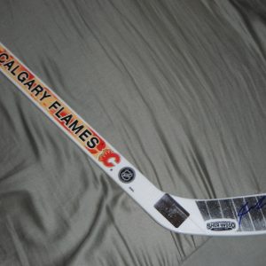 CALGARY FLAMES SEAN MONAHAN SIGNED SOUVENIR STICK YOUNG ROOKIE STAR Collectible Memorabilia