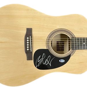 BRAD PAISLEY SIGNED FULL SIZE ACOUSTIC GUITAR AUTHENTIC AUTOGRAPH BECKETT COA Collectible Memorabilia