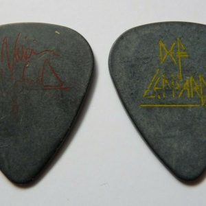 VIVIAN CAMPBELL DEF LEPPARD BLACK 1993 TOUR ISSUED GUITAR PICK RARE