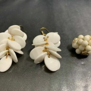 VINTAGE WHITE EAR RINGS+PENDANT MUST SEE VERY STYLISH GREAT PRICE