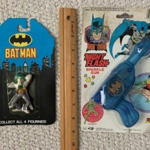 BATMAN LOT OF 2 VINTAGE ITEMS JOKER FIGURINE 1989+NIGHT FLASH FROM 1988 BATMAN