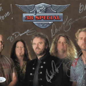 38 SPECIAL HAND SIGNED 8x10 COLOR PHOTO SIGNED BY ALL 5 TO STEVE JSA