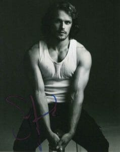 SAM HEUGHAN SIGNED AUTOGRAPH 8X10 PHOTO – SEXY JAMIE FRASER, OUTLANDER STUD Z COLLECTIBLE MEMORABILIA