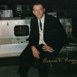 EUGENE GENE KRANZ SIGNED AUTOGRAPH 8X10 PHOTO - APOLLO 13 FLIGHT DIRECTOR RARE!
