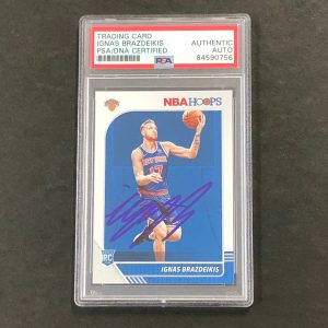 2019-20 NBA Hoops #235 Ignas Brazdeikis Signed AUTO PSA Slabbed RC Knicks