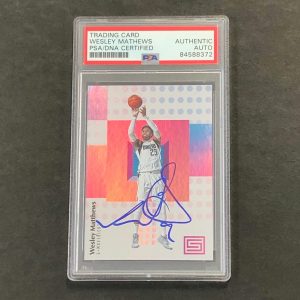 2017-18 Panini Status #32 Wesley Matthews Signed Card AUTO PSA Slabbed Mavericks