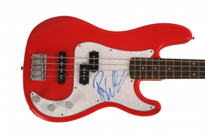 ROGER WATERS SIGNED AUTOGRAPH FENDER ELECTRIC BASS GUITAR / PINK FLOYD ICON JSA COLLECTIBLE MEMORABILIA