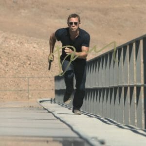 DANIEL CRAIG SIGNED 11X14 PHOTO JAMES BOND 007 AUTHENTIC AUTOGRAPH BECKETT 43