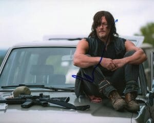 NORMAN REEDUS SIGNED AUTOGRAPH 8X10 PHOTO – DARYL DIXON IN THE WALKING DEAD COLLECTIBLE MEMORABILIA