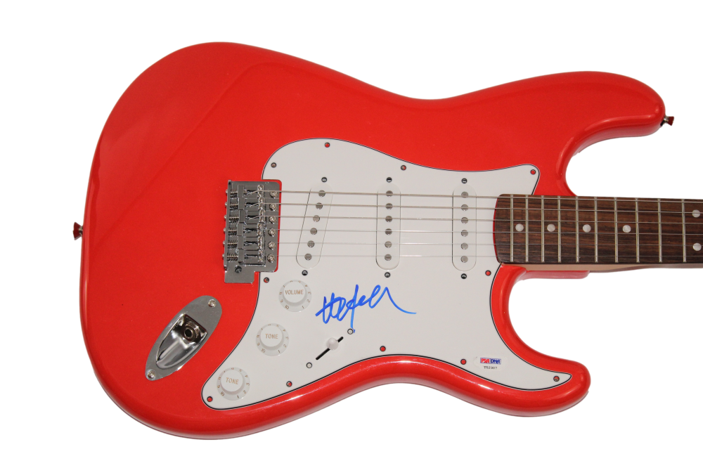 WILLIE NELSON SIGNED AUTOGRAPH FULL SIZE RED FENDER ELECTRIC GUITAR ...