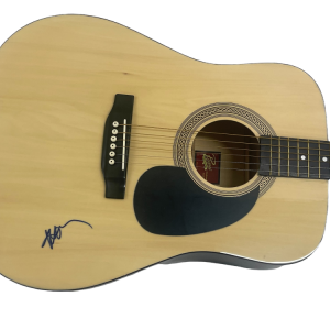 WILLIE NELSON SIGNED FULL SIZE ACOUSTIC GUITAR AUTHENTIC AUTOGRAPH PSA COA 2