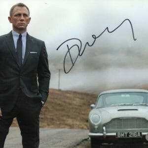 DANIEL CRAIG SIGNED 11X14 PHOTO JAMES BOND 007 AUTHENTIC AUTOGRAPH BECKETT 68
