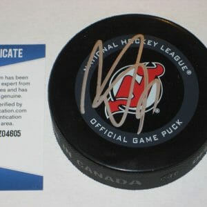 WAYNE SIMMONDS Signed New Jersey DEVILS Official GAME Puck w/ Beckett COA