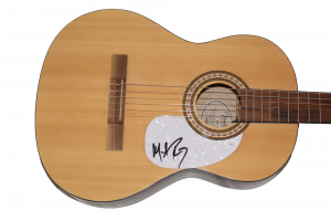 MICHAEL RAY SIGNED AUTOGRAPH FULL SIZE FENDER ACOUSTIC GUITAR – COUNTRY STAR JSA COLLECTIBLE MEMORABILIA