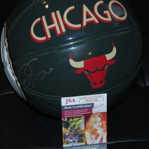 DEMAR DEROZAN signed (CHICAGO BULLS) CITY EDTION NBA basketball JSA SS59788