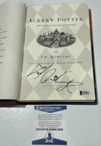 DANIEL RADCLIFFE SIGNED HARRY POTTER AND THE SORCERER’S STONE BOOK BECKETT 91 COLLECTIBLE MEMORABILIA
