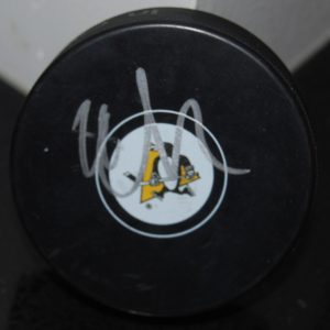 ULF SAMUELSSON signed (PITTSBURGH PENGUINS) Hockey puck BECKETT BAS BD65585