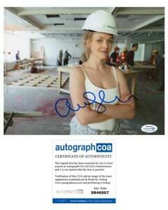 Amanda Seyfried "The Dropout" AUTOGRAPH Signed 'Elizabeth' 8x10 Photo ACOA