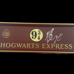DANIEL RADCLIFFE SIGNED HOGWARTS EXPRESS SIGN 9 3/4 AUTOGRAPH BECKETT COA 1
