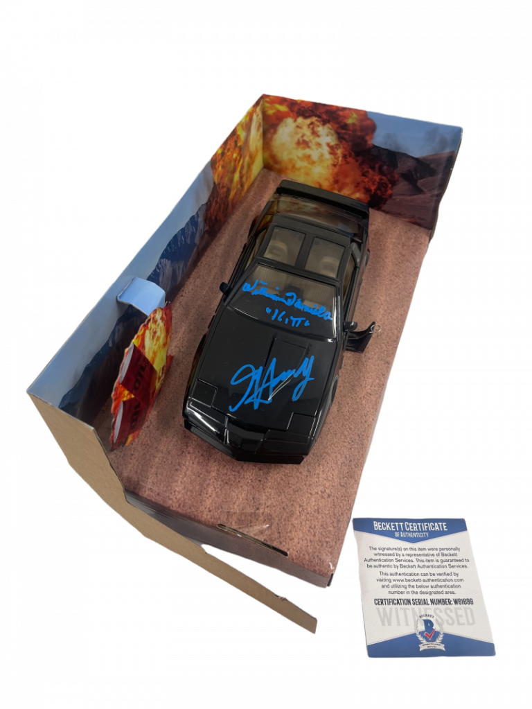 DAVID HASSELHOFF WILLIAM DANIELS SIGNED KNIGHT RIDER DIECAST 1:24 CAR ...