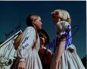 MELISSA GILBERT AND ALISON ARNGRIM SIGNED 8×10 LITTLE HOUSE ON THE PRAIRIE PHOTO COLLECTIBLE MEMORABILIA