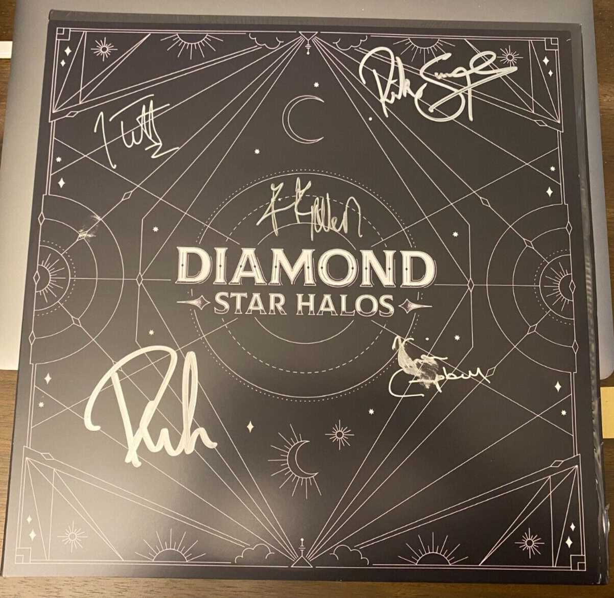 DEF LEPPARD SIGNED DIAMOND STAR HALOS CD W/ AUTOGRAPHED SIGNED INSERT. popular Signed