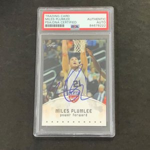 2012-13 Leaf Basketball #MP1 Miles Plumlee Signed Card AUTO PSA Slabbed