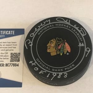 BOBBY HULL Signed Chicago BLACKHAWKS Official GAME Puck w/ Beckett COA & HOF Ins