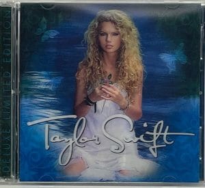 TAYLOR SWIFT SIGNED AUTOGRAPH CD INSERT DELUXE LENTICULAR DOUBLE CD JSA COLLECTIBLE MEMORABILIA