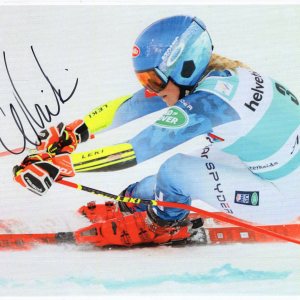 MIKAELA SHIFFRIN HAND SIGNED 8x11 COLOR PHOTO+COA AMAZING ACTION POSE