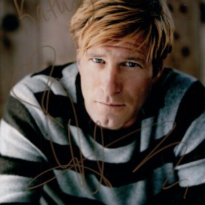 AARON ECKHART HAND SIGNED 8x10 COLOR PHOTO+COA GREAT POSE TO KATHY