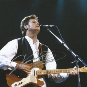 **GFA Country Music Legend *VINCE GILL* Signed 8x10 Photo AD2 COA**