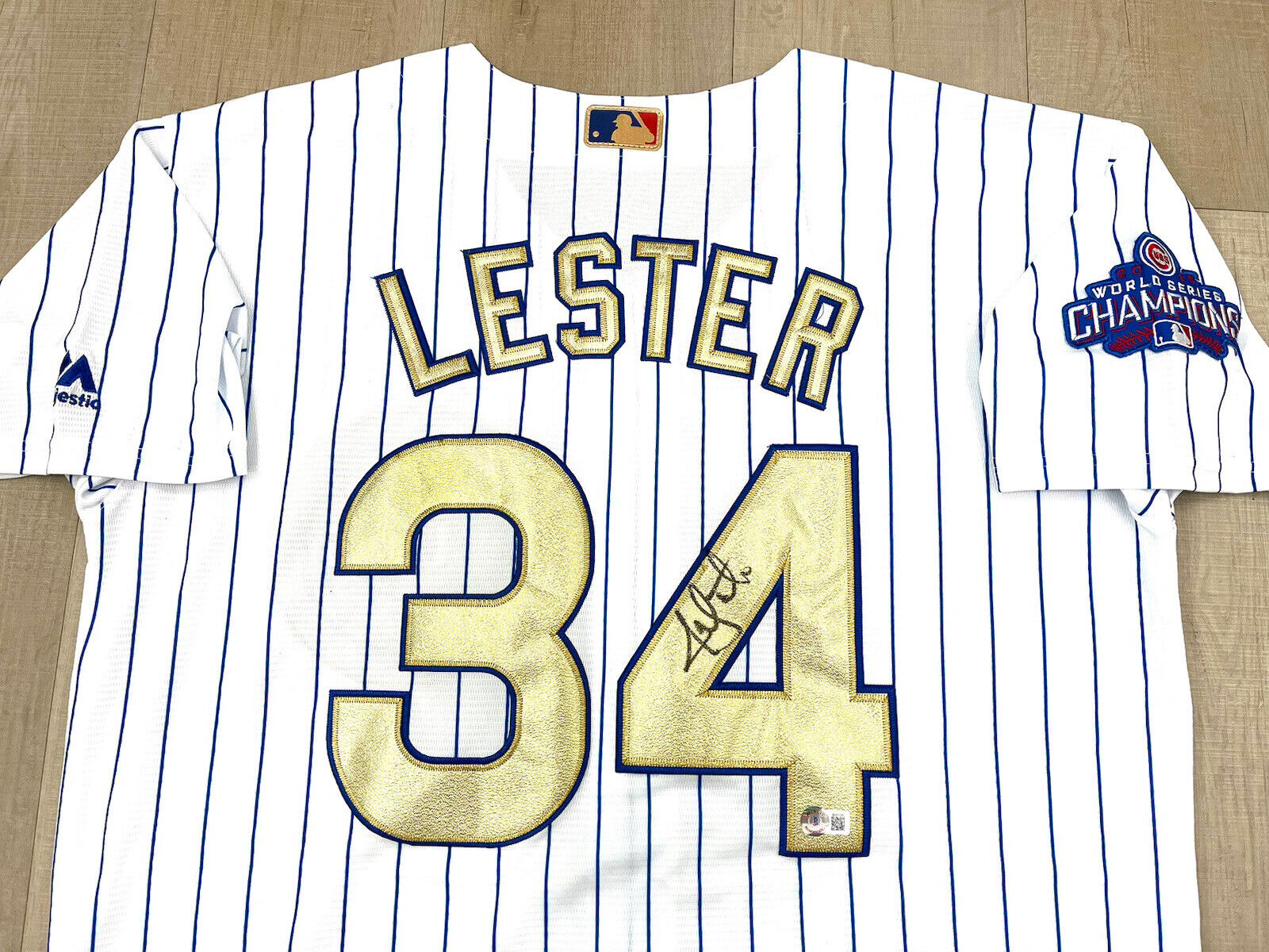 Cubs jersey gold deals