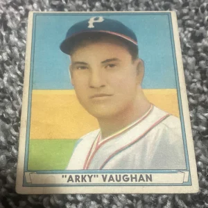 1941 PLAY BALL #10 ARKY VAUGHAN PIRATES
