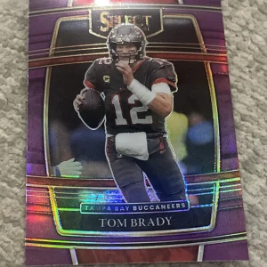 2021 Select Football Purple Prizm Concourse Level #1 Tom Brady 18/75
