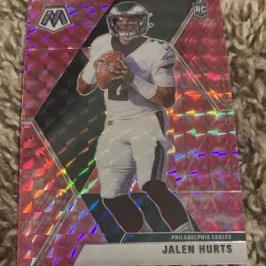 2020 Panini MOSAIC Football Jalen Hurts PINK CAMO ROOKIE Prizm No 222 RC Eagles
