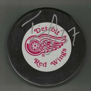 Tim Taylor Signed Detroit Red Wings In Glas Co Puck